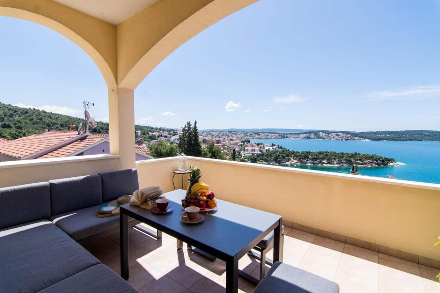 Tom - Panoramic Sea View Trogir